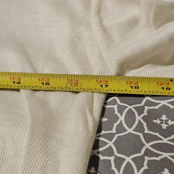 Cream V-Neck Sweater with Mouse Embroidery - Picture 10 of 11